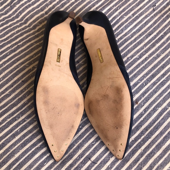 Louise & Cie navy leather and suede pointed low heel - Picture 8 of 9